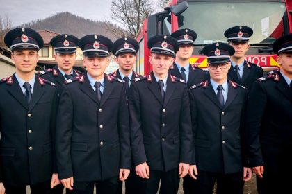 20 de abosolventi s au alaturat echipei isu maramures 676a79353cc5f