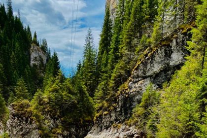 Descoperă Cheile Tătarului: O Bijuterie a Naturii din România