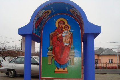 Descoperă frumusețea troițelor pictate din Călinești