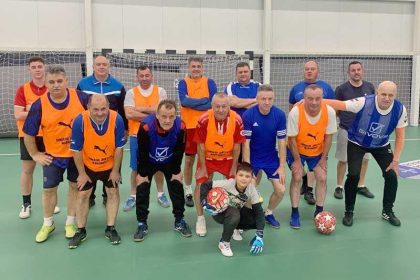 lapusenii s au reintalnit la o miuta 676e69f095ff6