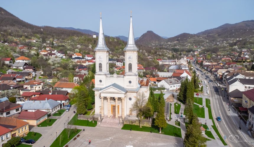 romania atractiva biserica romano catolica sfanta marie din baia sprie printre cele 20 de obiective din opt judete care spun o poveste foarte putin cunoscuta de romani 676848529e7d4
