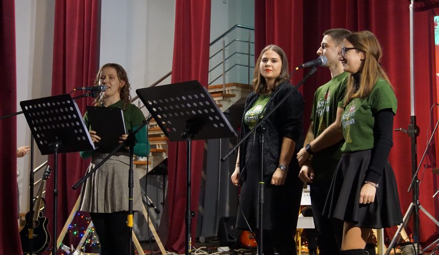 video caravana iubirii spectacolul caritabil de craciun a incantat publicul cu sala plina in seini 67684b06006dc