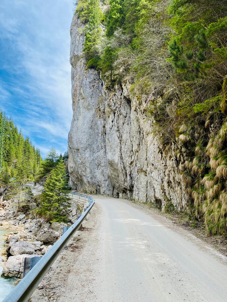Descoperă Minunile Naturale ale Cheilor Tătarului