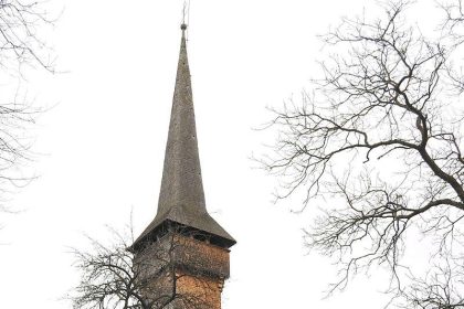 Desești: O Oază de Tradiție și Natură în Inima României