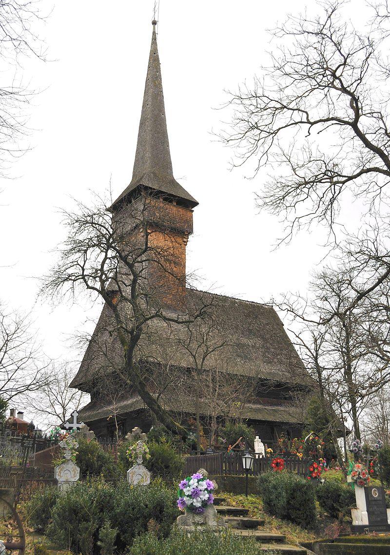 Desești: O Oază de Tradiție și Natură în Inima României