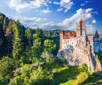 Descoperă Farmecul Istoric al Centrului Vechi din Baia Mare