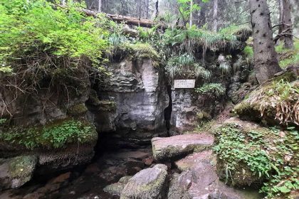 Descoperă Peștera Iza: Bijuteria ascunsă a Văii Vaserului