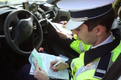 ipj aproape 100 de persoane si zeci de masini verificate intr o actiune tip blocada 678616ba8a3e3