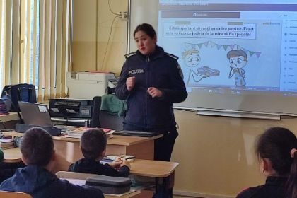 ipj fii inteligent nu violent mesajul politistilor biroului siguranta scolara adresat elevilor 67869099f2b8c