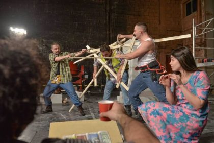 teatrul municipal baia mare duminica spectacolul santier te poarta pe inaltimi 678cd965b3102