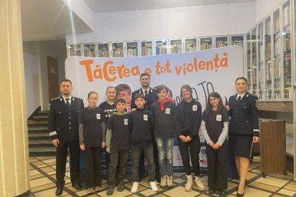 vocea elevilor din baia mare a ajuns la bucuresti in cadrul concursului national de creatie virtuala organizat de politia romana 679cb3ca8c981