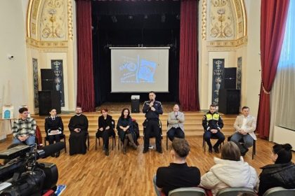 ziua internationala a nonviolentei in scoli perspective diverse in cadrul unor discutii deschise la sighetu marmatiei 679b5691c03e2