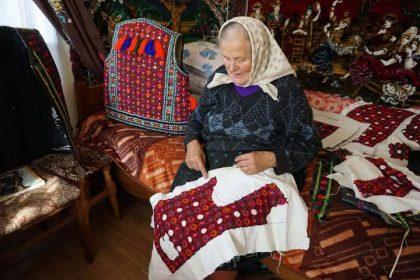 cultura traditionala in atelierul de cojoace a sotilor taut din breb 679f1ac8ce4ae
