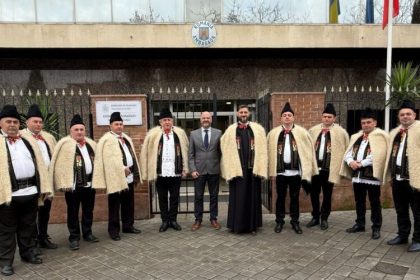 grupul barbatesc din lucacesti i a incantat pe romanii care traiesc in zona madridului 67b30f01d9678