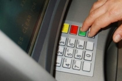 ipj 7200 de euro recuperati de politisti dupa ce un barbat si a insusit pe nedrept banii 67b9977d2b1bf