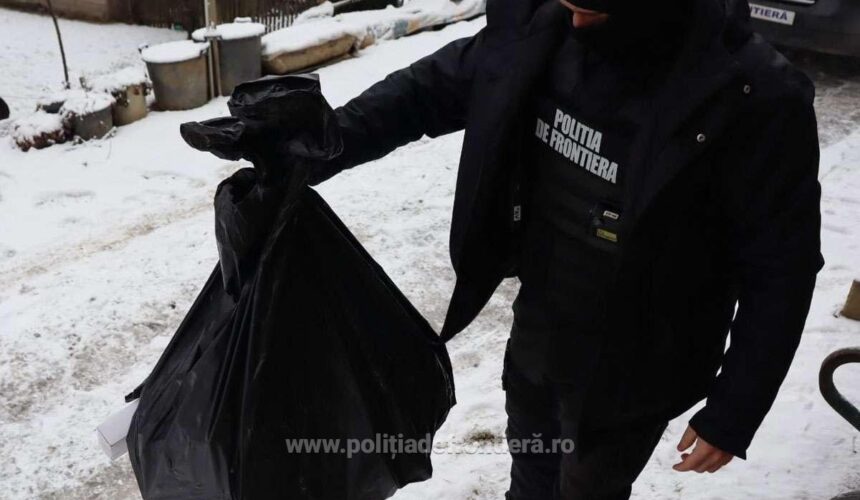 politia de frontiera arme munitie si tigari descoperite de politistii de frontiera in urma unor perchezitii domiciliare 67b1bb622f50b