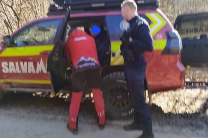 salvamont actiune de recuperare in muntii maramuresului 67ab1f2fa9060
