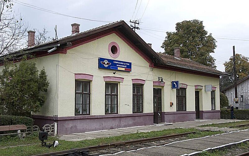 sighetu marmatiei au fost ridicate indicatoarele vechi si inlocuite la trecerile la nivel cu calea ferata 67b6fda7c2e35