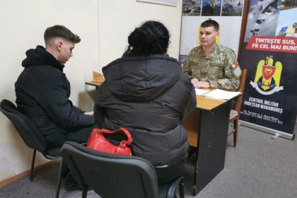 video centrul militar judetean continua recrutarea candidatilor pentru scolile militare 67a0d022b7471