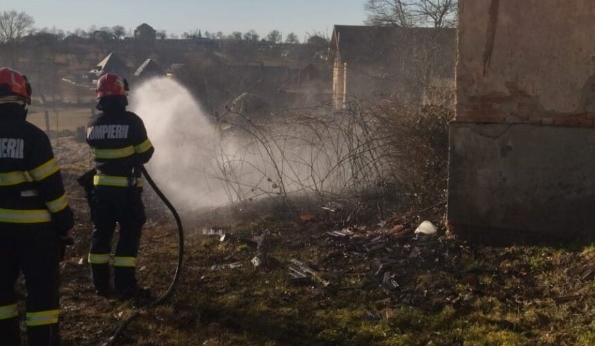isu 11 incendii de vegetatie uscata in ultimele ore in maramures au fost afectate 70 de hectare 67c9d9642cdd3
