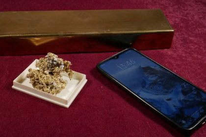 muzeul de mineralogie mai sunt cateva zile pentru inscrierea la concursul de eseuri mineralele din viata noastra 67d01f6832f1f