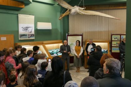 muzeul de mineralogie ultimii dinozauri din transilvania a captat un mare interes din partea publicului tanar 67d2ba1c758c7