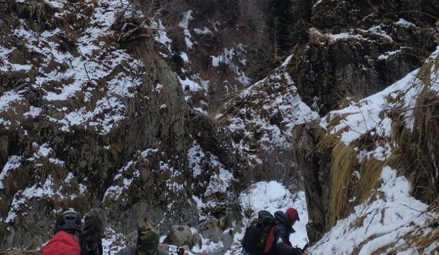 salvamont maramures actiune de salvare a trei ucraineni in m tii maramuresului 67c3391d0e3ff