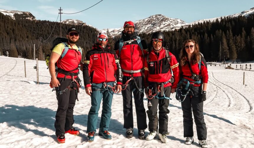 salvamont structura profesionista de salvare montana si a marit echipa 67ceb8dda08b8