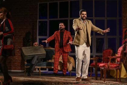 teatrul municipal baia mare comedie pe intuneric o farsa savuroasa 67dfdc5f210cc