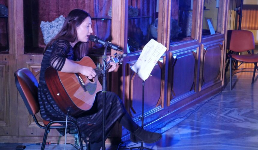 ziua internationala a poeziei pietre care vorbesc pietre care canta la muzeul de mineralogie 67dd3a8adabd6