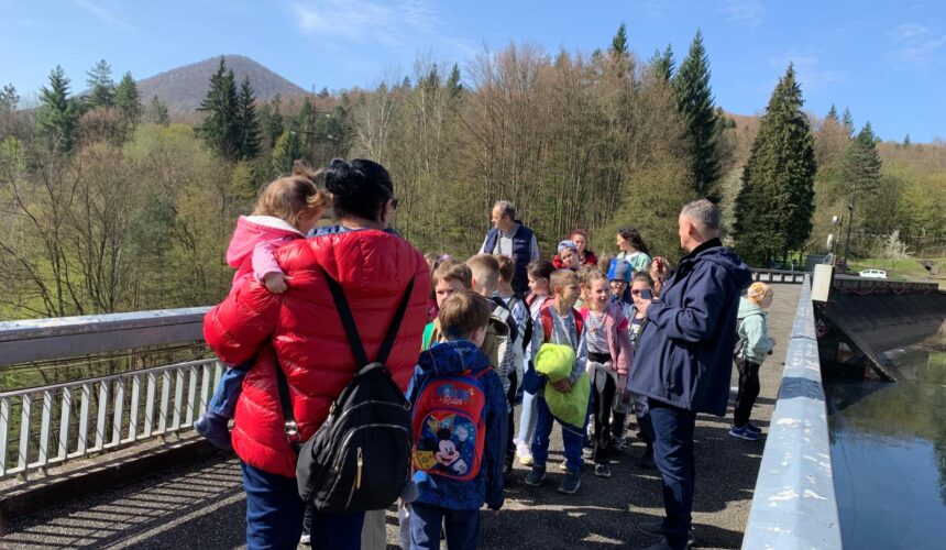 barajul stramtori firiza o zi speciala dedicata saptamanii verzi a elevilor scoalii gimnaziale nicolae iorga din baia mare 6800c06be8478