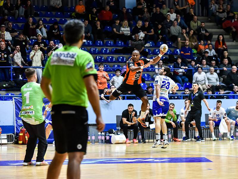 derby in prologul etapei 23 67fe2dc6e3e41