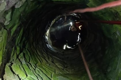 isu femeie cazuta in fantana salvata de pompieri 67fcc728bcee1