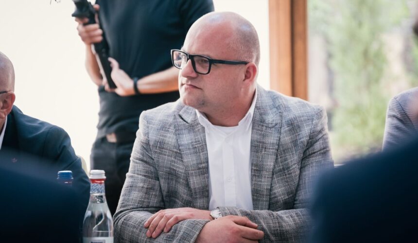 orosz krisztofer viceprimar administratiile locale se confrunta cu multe greutati mai ales cu cele birocratice si financiare 67f81cf859856