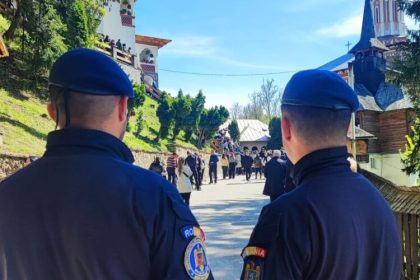 sarbatoarea floriilor in siguranta alaturi de jandarmii maramureseni 67f907772bab7