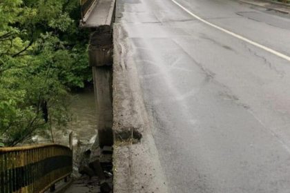 baia mare portiune de pod peste sasar surpata traficul e deviat 68317e8dba1e4