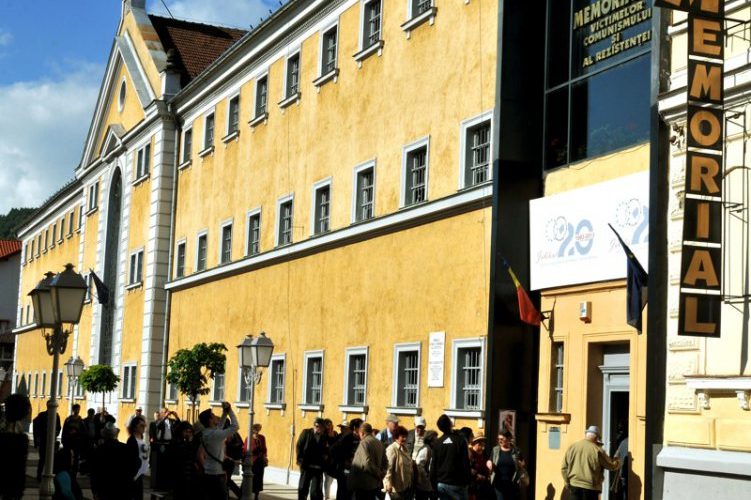 scoala libertatii cea de a 8 a editie in sighetu marmatiei 6825cd80ae2af