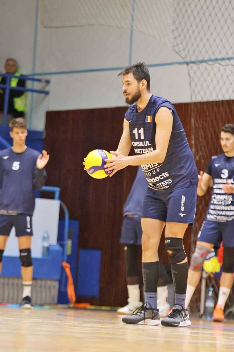 un jucator de la explorari pleaca la vicecampioana romaniei 68371c6ec15be