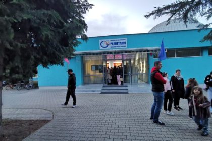 video publicul a fost dornic sa revina la planetriu 682b3c83577b3