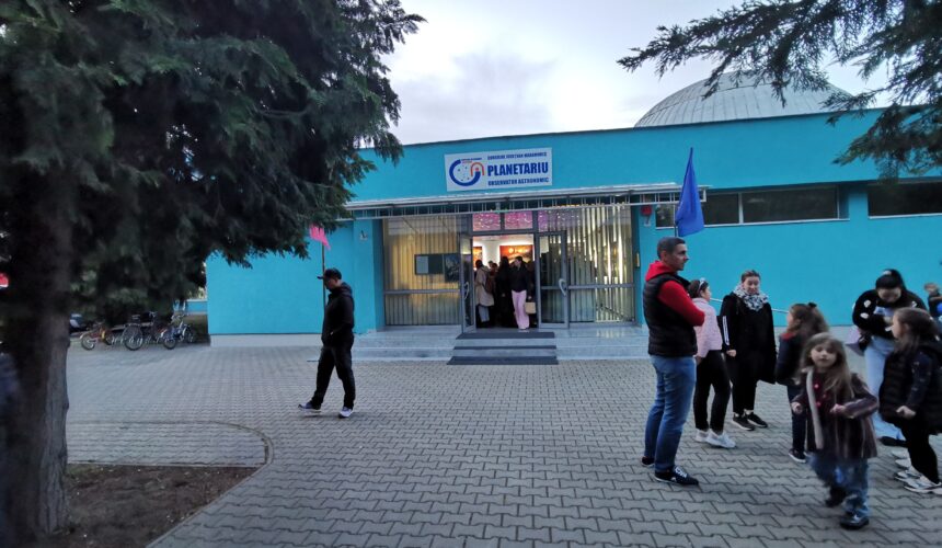 video publicul a fost dornic sa revina la planetriu 682b3c83577b3
