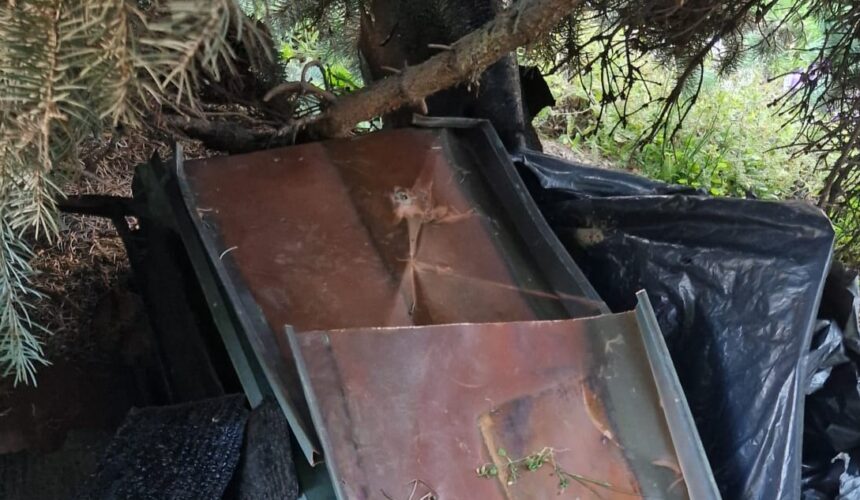 video surprinsi de jandarmi in timp ce sustrageau tabla de cupru de pe strada gheorghe sincai din baia mare 68246f408b62f