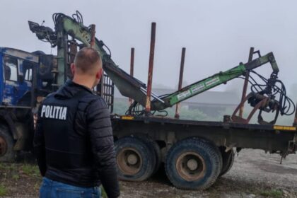 4 perchezitii domiciliare la persoane cercetate pentru delapidare fals in inscrisuri si uz de fals 6840087305067