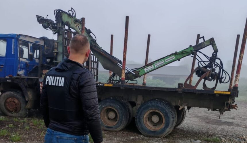 4 perchezitii domiciliare la persoane cercetate pentru delapidare fals in inscrisuri si uz de fals 6840087305067