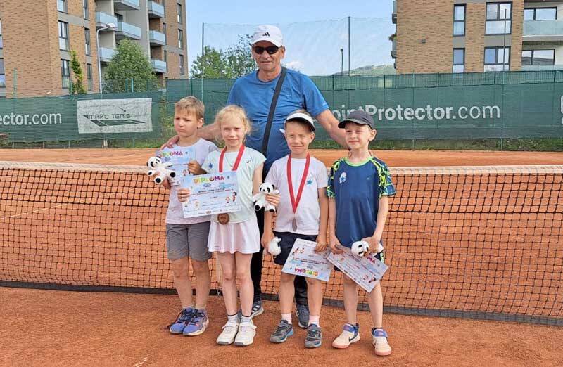 doua medalii de bronz pentru sportivii de la tc star baia mare 68529c6496474