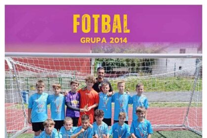 grupa 2014 a fabricii de campioni pe podium la caravana il calcio 6852d5d384ac9