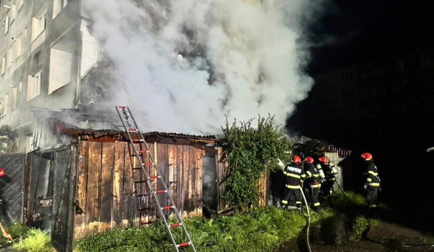incendiu in sighet aproape 100 de oameni au fost evacuati dintr un bloc 684fe1d7bea85