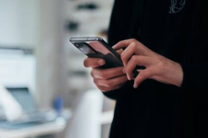 inselaciune sub pretextul investitiei in actiuni a pierdut 30 000 lei 684d659c51870