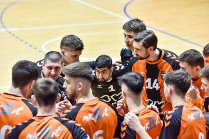 baietii au de trecut un tur pentru a accede in grupe 686fd43639476