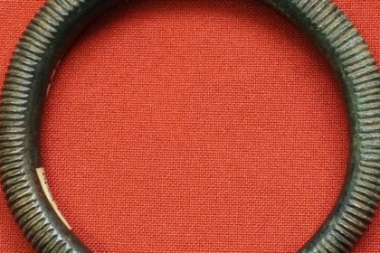 muzeul judetean de istorie exponatul lunii bratara din depozitul de bratari de bronz descoperit la vadu izei 686e42e3ee50d