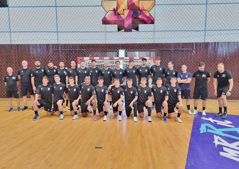 reunirea baietilor de la cs minaur baia mare 22 de jucatori la start 68796965a862d